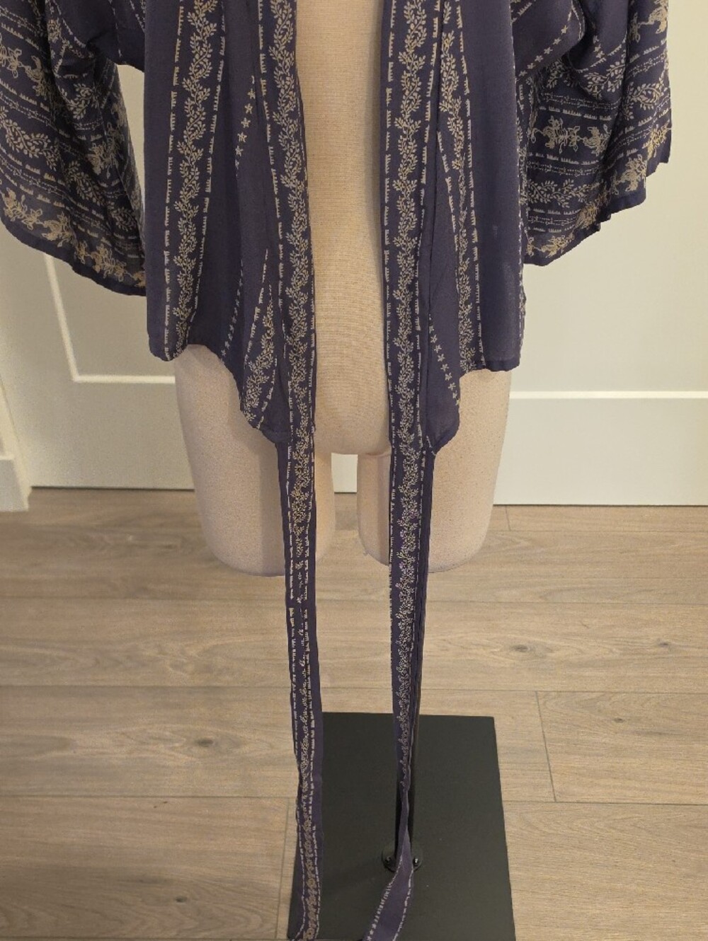 Japna blue/cream true Wrap Top w/ soft oversized sleeves size S great condition - Picture 7 of 8